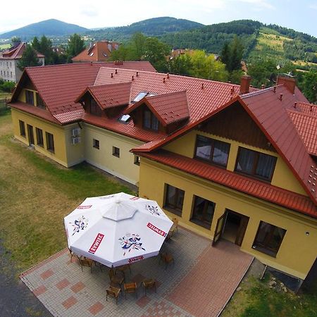 Pensjonat Lew Jaskiniowy Stronie Slaskie Bagian luar foto